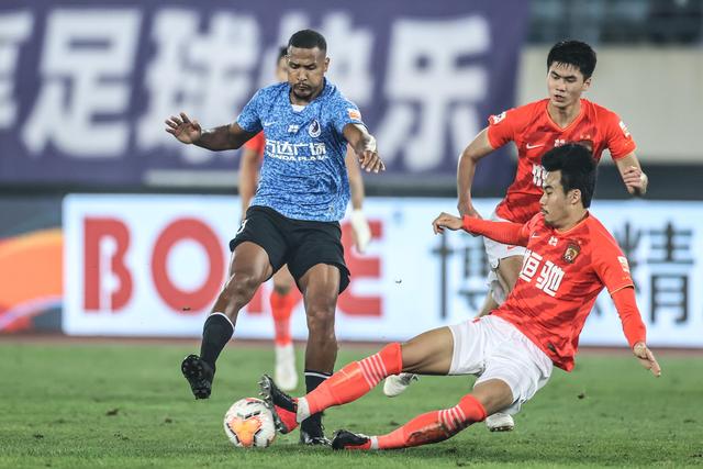 中国三人女篮力克西班牙 王丽丽回暖砍5分4板