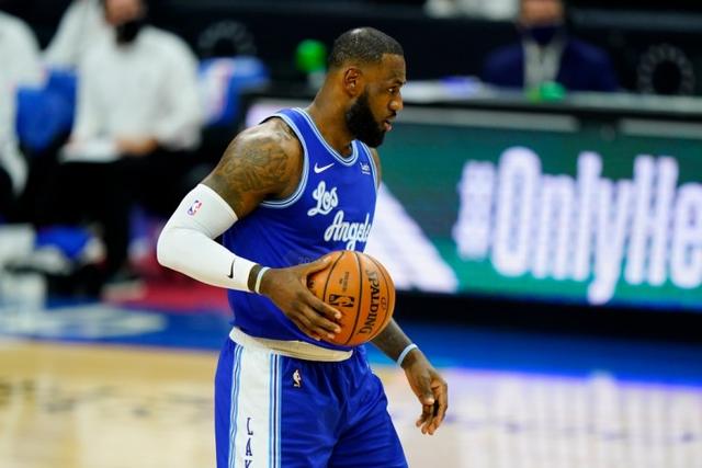 穆雷再绝杀詹姆斯空砍30+11 掘金4-1淘汰湖人